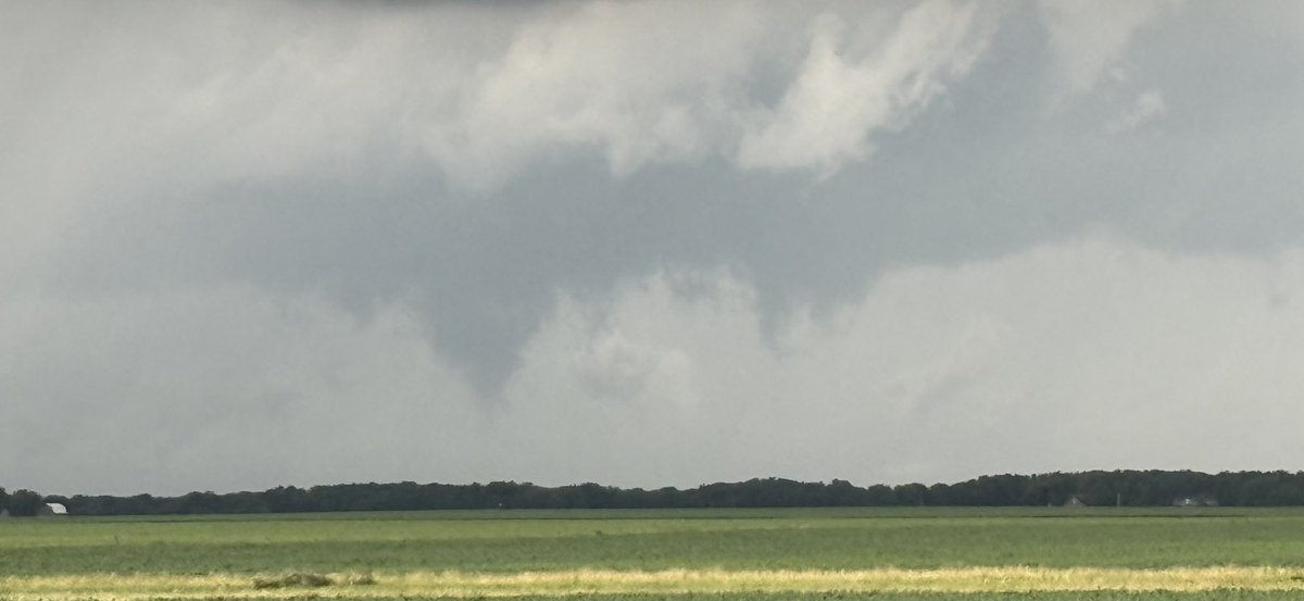 stormchasing tweet picture