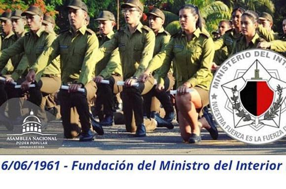 PorraValdes's tweet photo. En el 1965, sobre el MININT, Fidel señala: «El hombre que cumple el deber, lo cumple así, por el alto concepto que tiene de sus obligaciones, por el gran amor que siente hacia su causa».
#CubaViveEnSuHistoría
@minalcuba 
@coralsacuba 
@AlbertoLopezcu 
@carmeloortega38 https://t.co/20rTpsnBYc