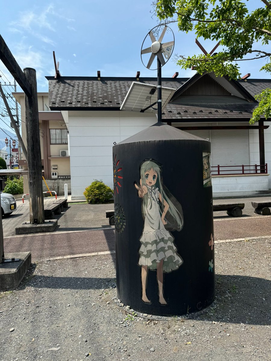 animeupdates's tweet photo. 'ANOHANA: The Flower We Saw That Day' 🌸 iconic Menma illumination monument is being restored!

Located in Chichibu, Saitama, the real-life setting of the anime, the fan-favorite landmark is being temporarily removed for maintenance due to age-related deterioration

Officials say it will return "sparkling clean" once repairs are complete!