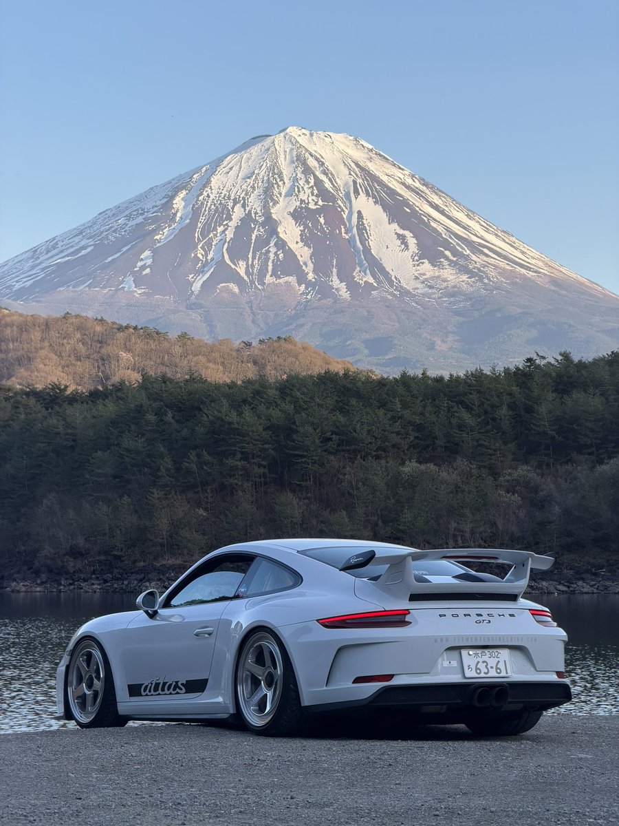 Kyleerald's tweet photo. 991.2 GT3 売ります。

2018年式
6MT
クラブスポーツPKG
21,000km

純正ロールケージ
カーボンバケットシート
PCCB
フロントリフト
社外ホイール
社外マフラー

車検 2027年11月まで

2500万円

山梨県

気になる方はDMください。

#車売ります
#ポルシェ
#GT3
#991GT3
#911GT3
#MT https://t.co/eHOfedqjzc