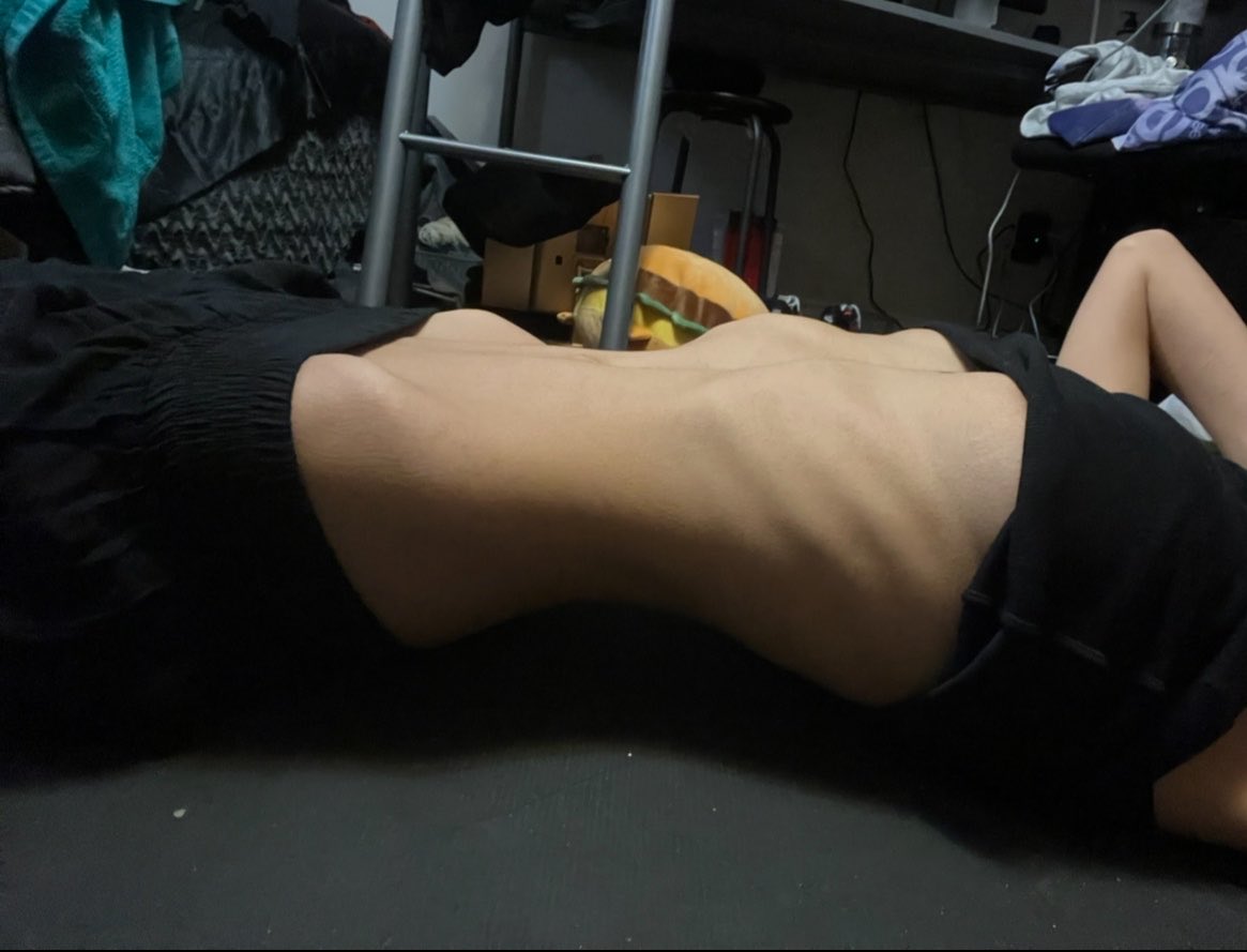 _J0324's tweet photo. haha would u guess theres a 20 lb difference https://t.co/jejn0PtLCV