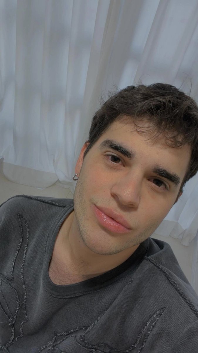 alvaaarosp's tweet photo. melodramática https://t.co/9NuNLDoodJ