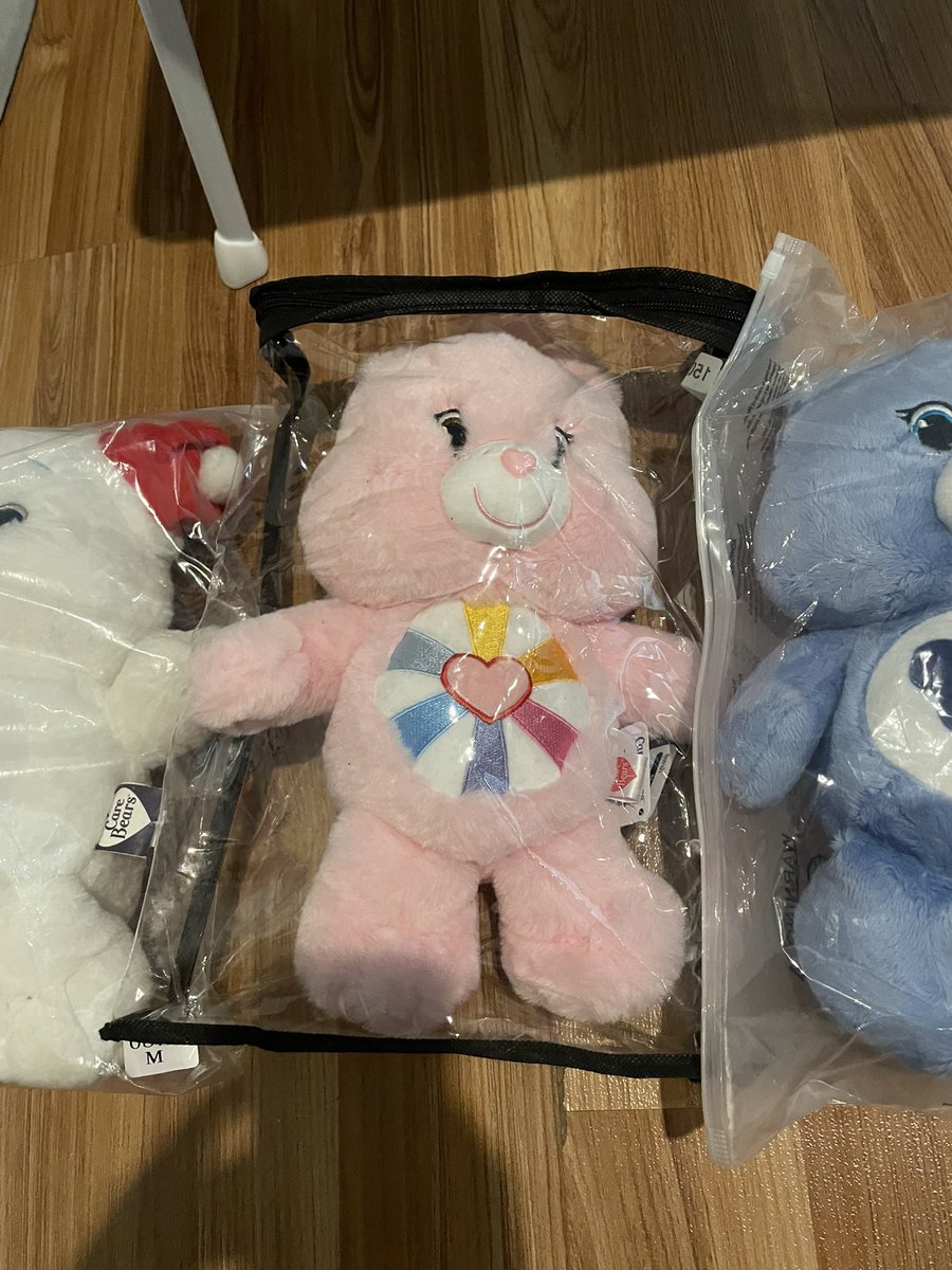minmoowan's tweet photo. ส่งต่อแคร์แบร์งานแท้ทุกตัว 💯
สีขาว 380
สีชมพู 350
สีฟ้า 320 
ค่าส่ง 30 บาท เหมา 3 ตัว 1,000 บาทส่งฟรี
รับผ่อน 1 เดือนค่ะ ขอดูรูปพต.ได้เลย

#ส่งต่อแคร์แบร์ #แคร์แบร์มือสอง #ตุ๊กตามือสอง #ส่งต่อตุ๊กตา https://t.co/wWE9u19RS3