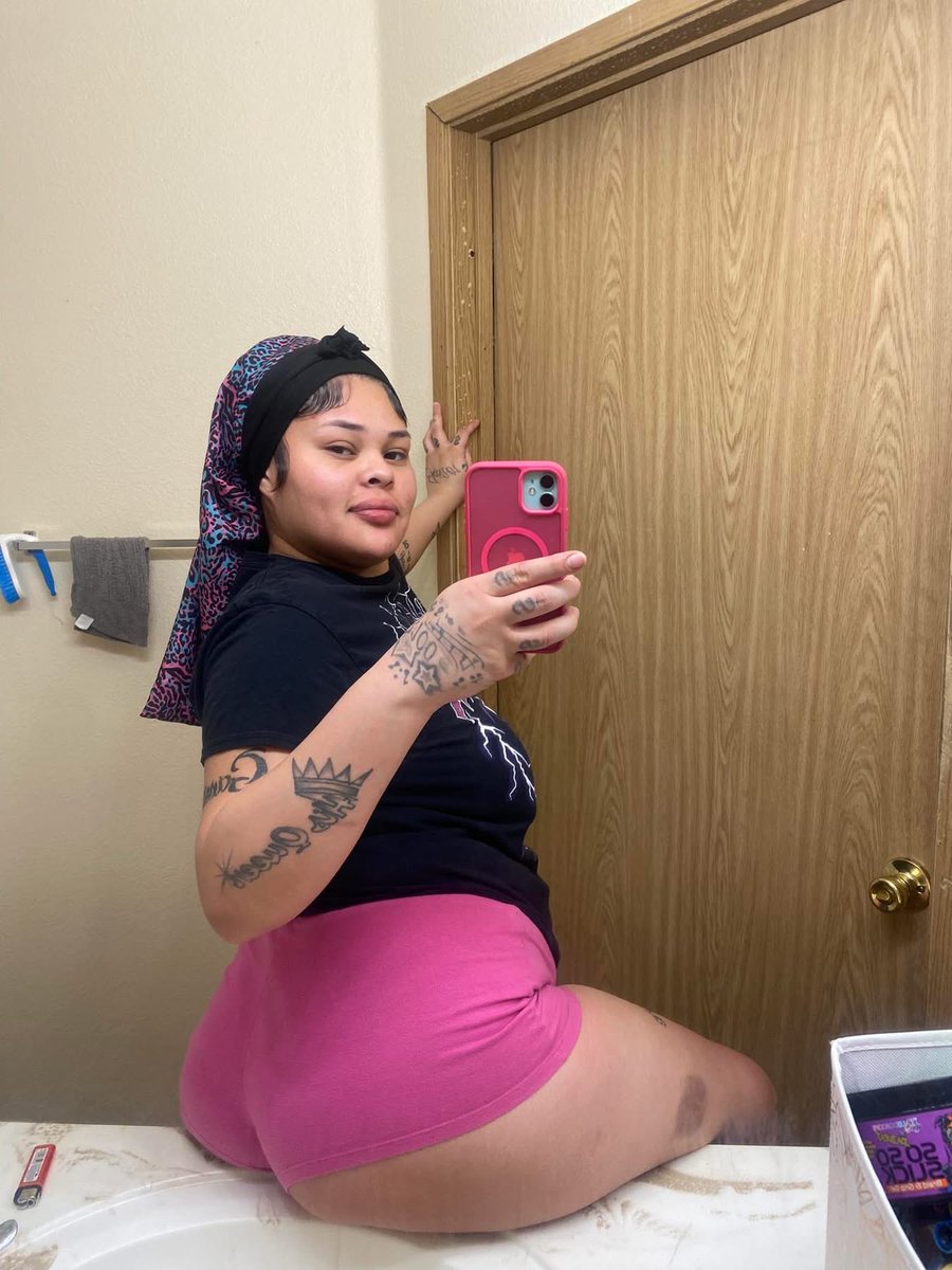 RicanPrincessX0's tweet photo. Ahh FAT 💕 https://t.co/T2AaKreNTW