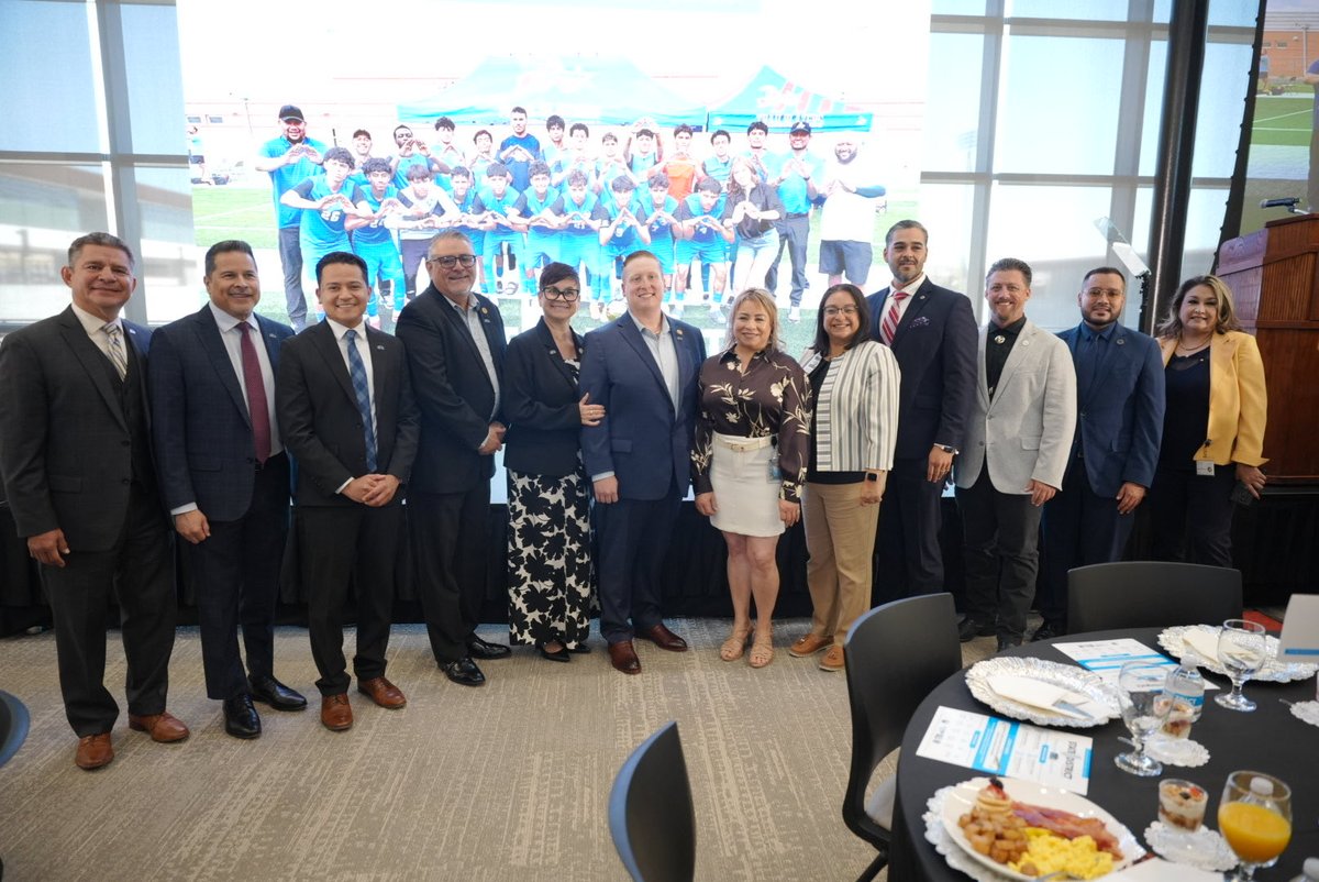 jim_vasquez20's tweet photo. Thank you to our special guests, students, staff, Partners in Education &amp; community members in #TeamSISD for attending our State of the District event today. I appreciate the dedication of everyone who contributes to our success. Socorro ISD is the people. #TheNextChapterIsOurs https://t.co/UtloqnF5Va