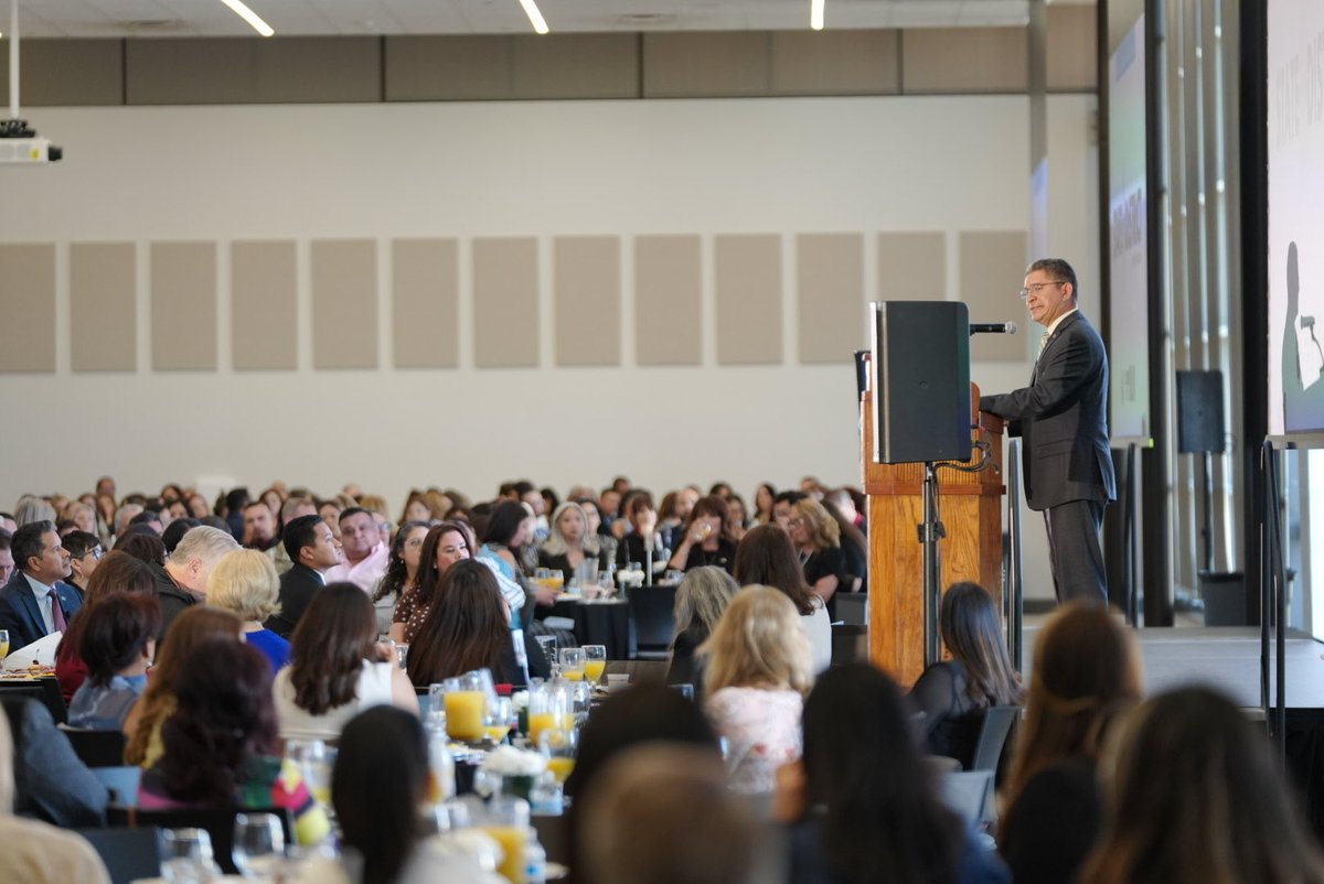 jim_vasquez20's tweet photo. Thank you to our special guests, students, staff, Partners in Education &amp; community members in #TeamSISD for attending our State of the District event today. I appreciate the dedication of everyone who contributes to our success. Socorro ISD is the people. #TheNextChapterIsOurs https://t.co/UtloqnF5Va