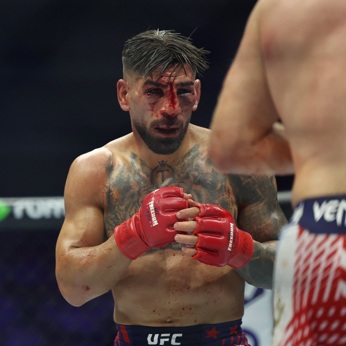 mma_kings's tweet photo. IIia Topuria (face), Alex Pereira (face), and Justin Gaethje (knee/wrist) have all been suspended 180 days pending medical clearance #UFCWhiteHouse, per ABC document obtained by @MMAJunkie 

Full list of injuries and suspensions below ⬇️ https://t.co/MYYLVAfW4a