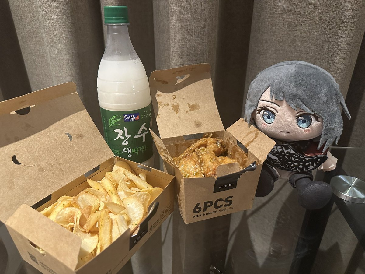ShekYuiii's tweet photo. 仕事の為に初めて韓国に来ましたwww
観光の時間ないけどね
ティモちゃん…未成年だからお酒飲むなよ？ https://t.co/XQ9wtTd69y