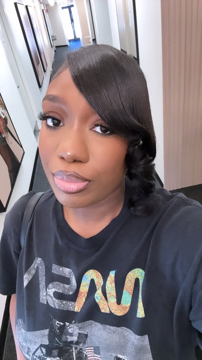 s19kd's tweet photo. STILLLLL PRETTTTTYYY https://t.co/OK4i8NG8cM