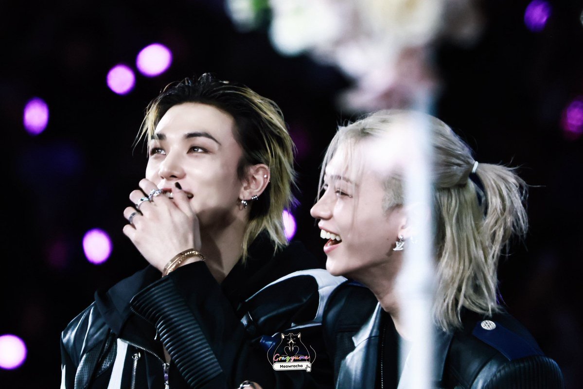 felixsunshine98's tweet photo. this would be a beautiful wedding photo https://t.co/kQMHCQ9RJO