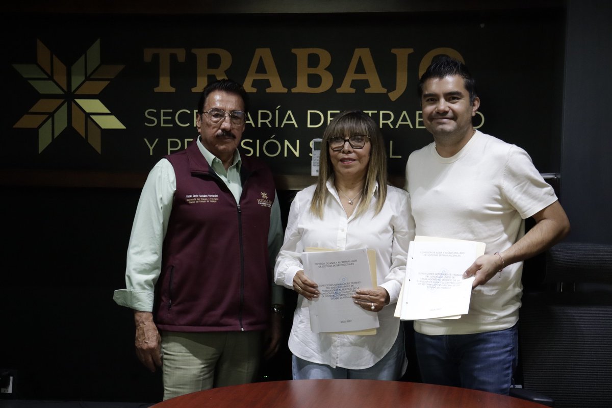 oscar_jgonher's tweet photo. ⭕ Realicé la entrega del documento que contiene las Condiciones Generales de Trabajo al Sindicato Único de Trabajadores al Servicio de la Comisión de Agua y Alcantarillado de Sistemas Intermunicipales del Estado de Hidalgo.
#STPSH #PrimeroElPueblo https://t.co/3ATNP6ojeH