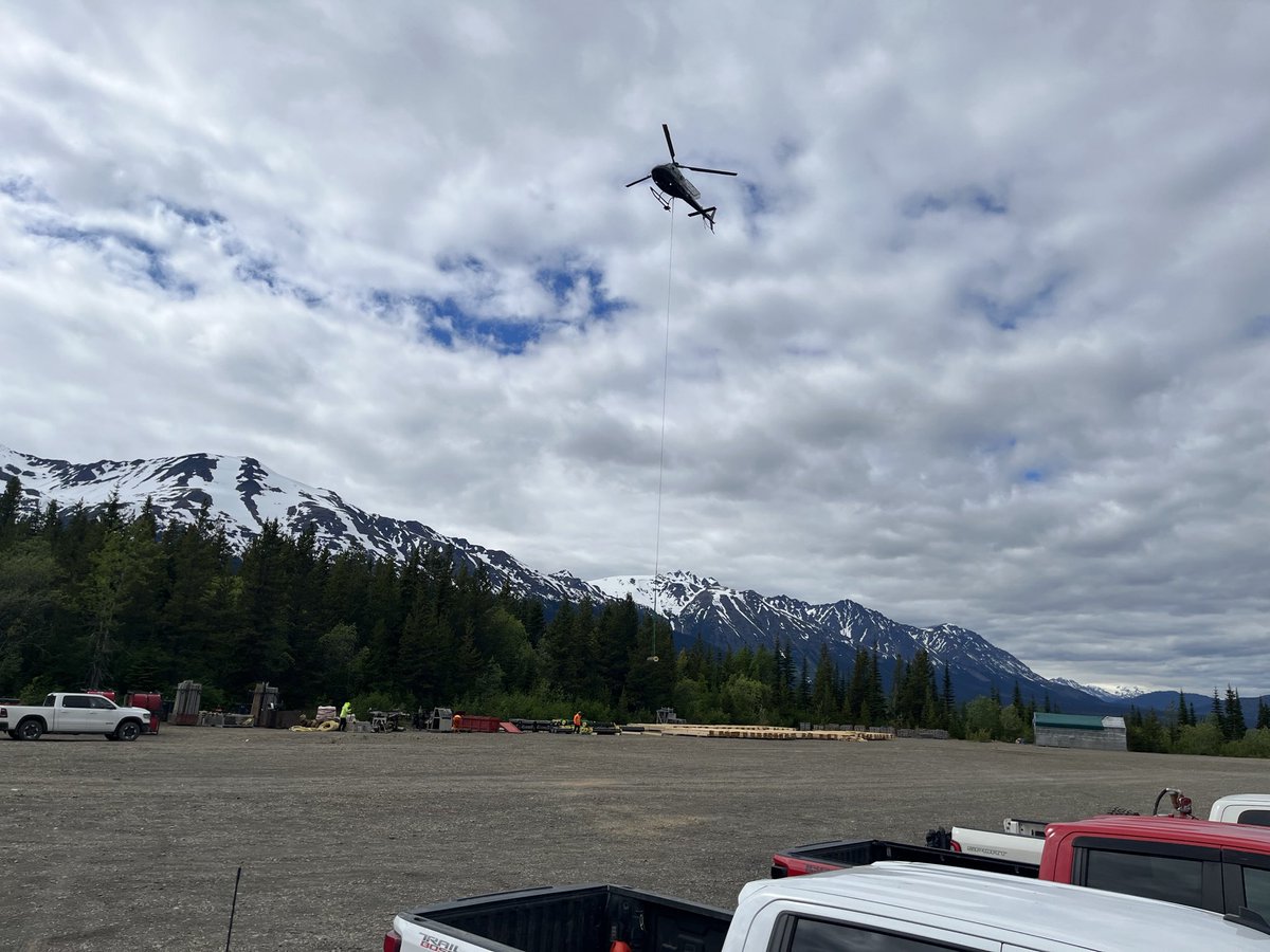 DPGEO's tweet photo. @Kingfisher_KFR LFG

First of three drills getting slung up to follow up on the newest Cu-Au porphyry discovery in the Golden Triangle at Hank. Camp looking good. 15km of drilling starts now. 

$KFR.V https://t.co/yLO7bOOGM1