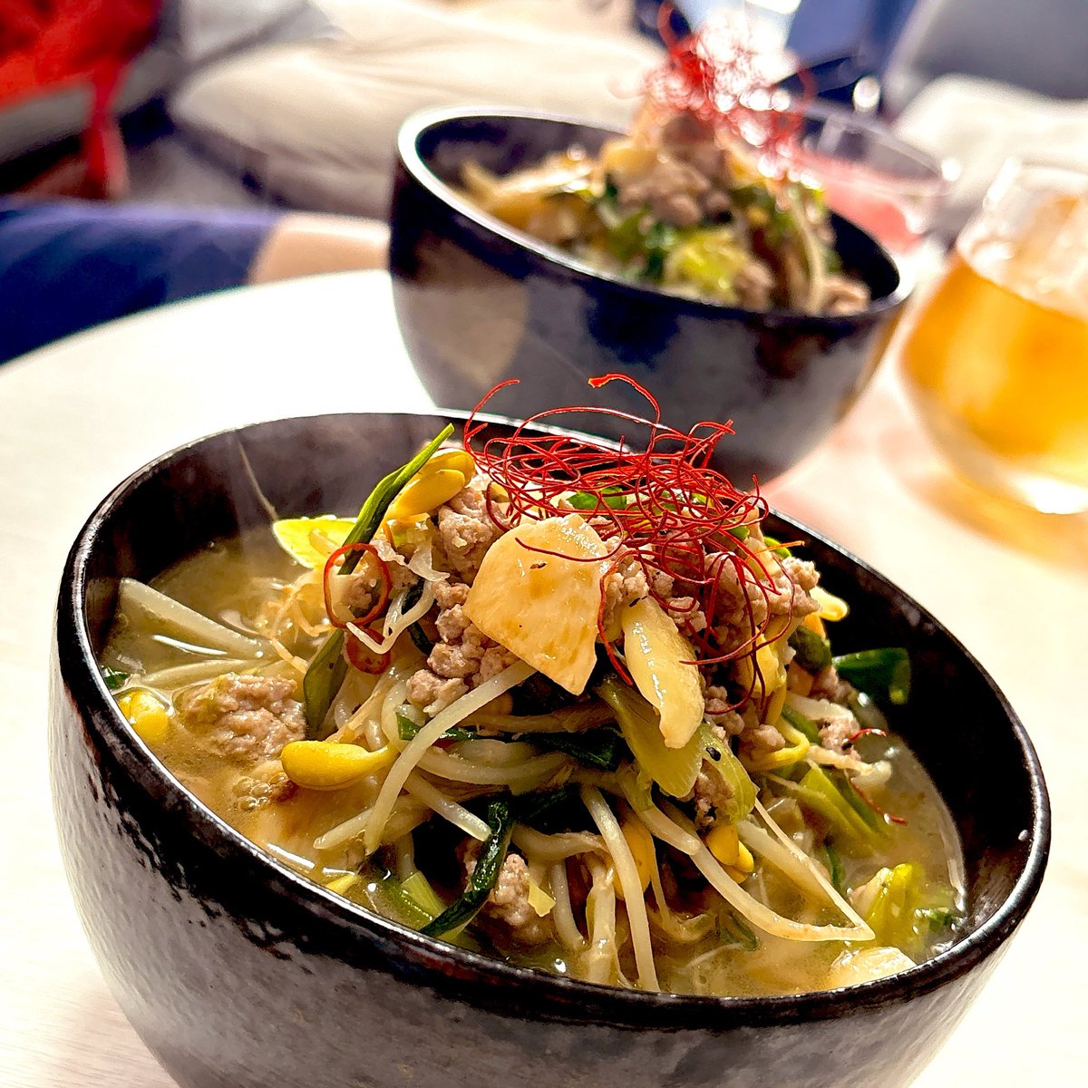 KarinKalimba's tweet photo. ツナと野菜の冷製パスタ（自家栽培しそ）、サンドイッチ、ベトコンラーメン（旦那氏作）、餃子。以前は茹餃子しか作れませんでしたが、最近は失敗せずに焼けるようになりました🥟😄 https://t.co/EasfS4ELBT