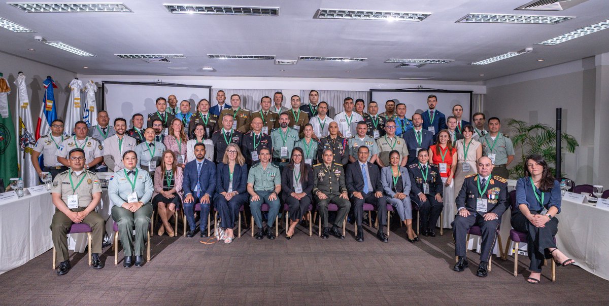 AmeripolOrg's tweet photo. La Secretaría Ejecutiva de AMERIPOL participó en la Asamblea General de la Red Jaguar, celebrada en Santo Domingo, República Dominicana, un escenario estratégico para fortalecer la cooperación internacional frente a los delitos medioambientales transnacionales.

Este encuentro reunió a representantes de instituciones policiales, organismos internacionales, jueces y fiscales, con el propósito de consolidar capacidades, intercambiar buenas prácticas y fortalecer la coordinación operativa entre América Latina, el Caribe y Europa.

Durante las sesiones se analizaron las principales amenazas ambientales que afectan a la región, las rutas criminales asociadas, las necesidades de inteligencia estratégica y operativa, así como mecanismos de cooperación judicial orientados a mejorar la investigación, la incautación y decomiso de activos, la lucha contra el lavado de dinero y la recolección de evidencia criminal.

La participación de AMERIPOL reafirma su compromiso con el fortalecimiento de las alianzas internacionales y la construcción de respuestas coordinadas frente a las economías ilícitas que afectan la seguridad, el medio ambiente y el desarrollo sostenible de nuestros países.

#AMERIPOL #RedJaguar #CooperacionInternacional #SeguridadAmbiental #DelitosAmbientales #CrimenOrganizadoTransnacional