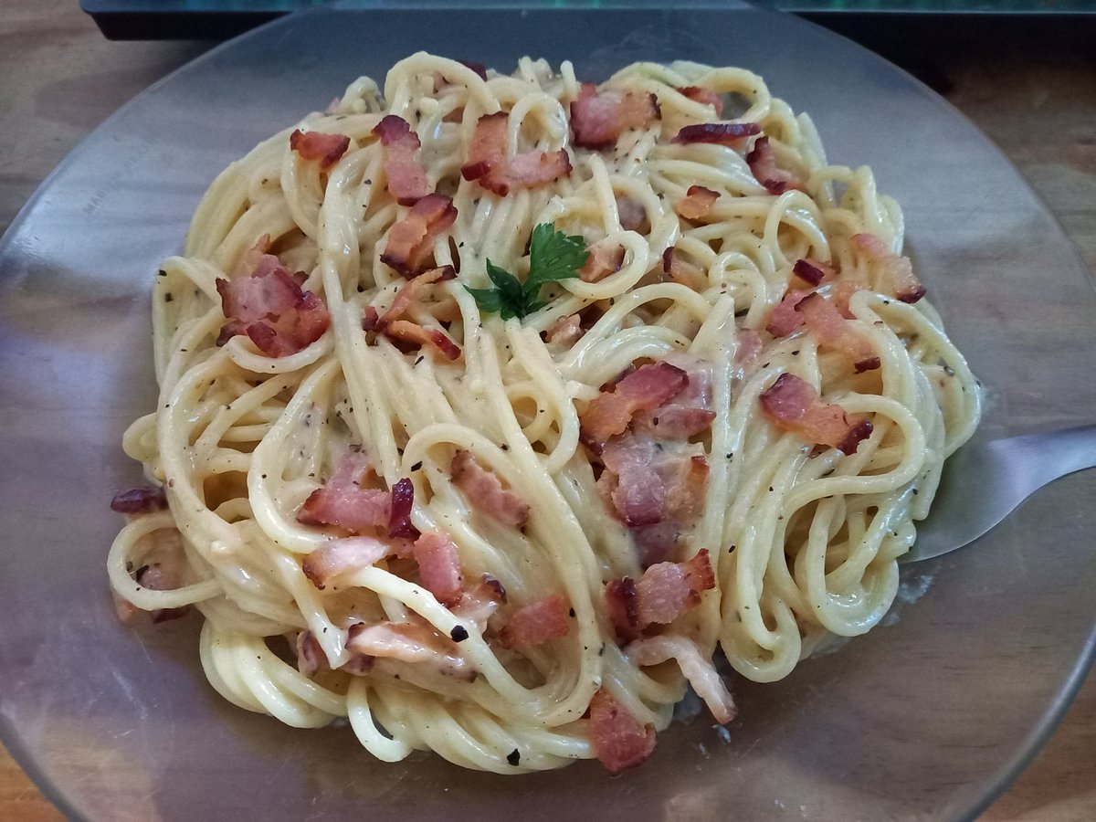 Delticas's tweet photo. carbonara parte 2 https://t.co/dvTGgfySgt