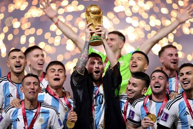 DaviSerlise's tweet photo. Você tem duas opções: qual é o menos pior 

Argentina campeã de novo 
Alemanha pentacampeã https://t.co/6yCIGx20Q0