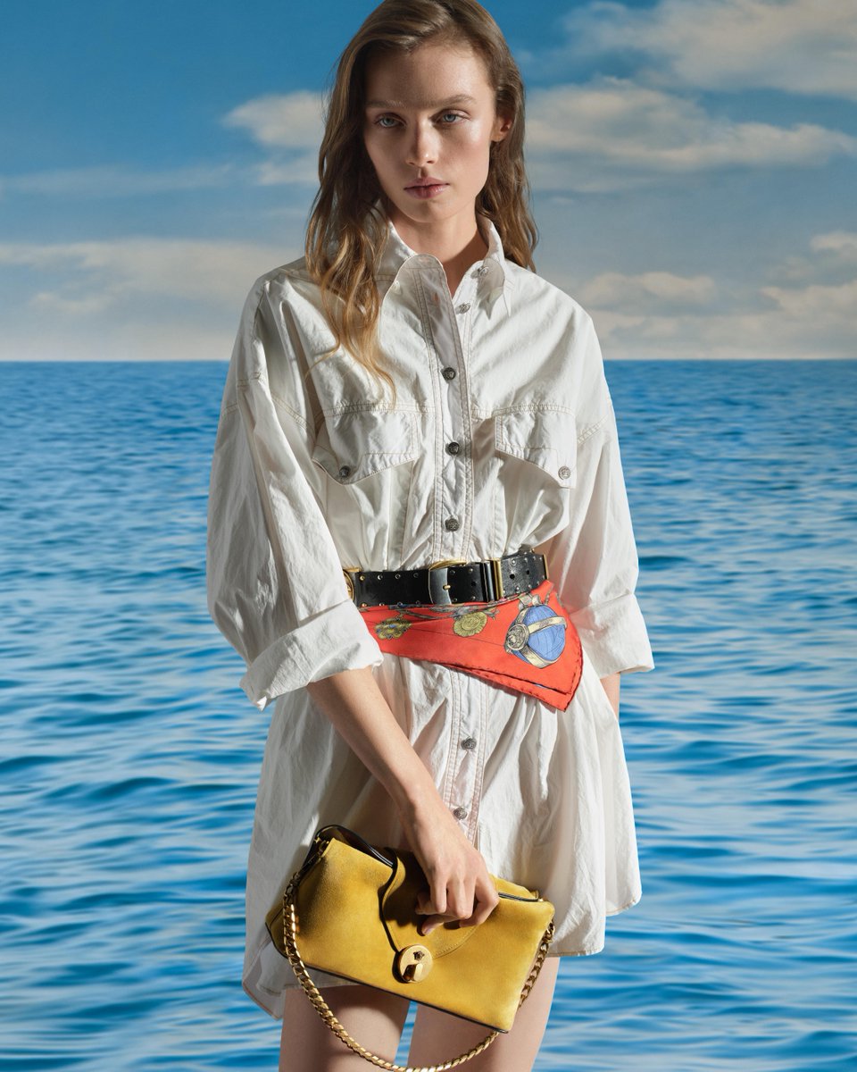 Versace's tweet photo. Versace La Vacanza 2026.

Now available at https://t.co/UcbapN2Xfd https://t.co/WYNnuTYJQm