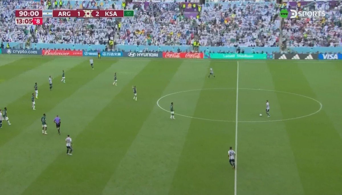 ESnomanu's tweet photo. Recordatorio de que en el mundial de Qatar, en el partido de Argentina que iba perdiendo añadieron 8 minutos y acabaron dando 14 hasta que empataron. 

La no expulsión de Messi es solo el principio. https://t.co/oxKwA5IYFw