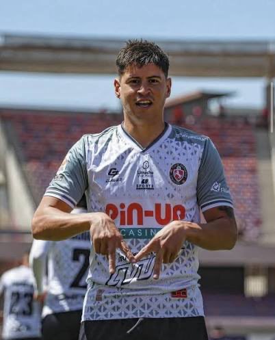 RodrigoQta's tweet photo. ⚽️🇨🇱 #Rangers BUSCA MÁS INGREDIENTES 🌭
Tras la confirmación de Lautaro Rigazzi (28|🇨🇱🇦🇷) Ahora conversan con Facundo Pons (30|🇦🇷) que el año pasado fue parte de la Salvación de #DLimache en Primera. Hablando 🗣️ https://t.co/MMWqLRy7kG