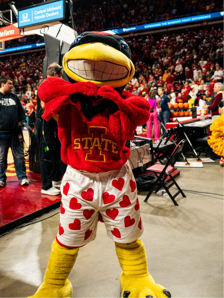 CycloneATH's tweet photo. All love for our guy ❤️ 

Happy #NationalMascotDay to Cy🌪️ https://t.co/SK447vG6bU