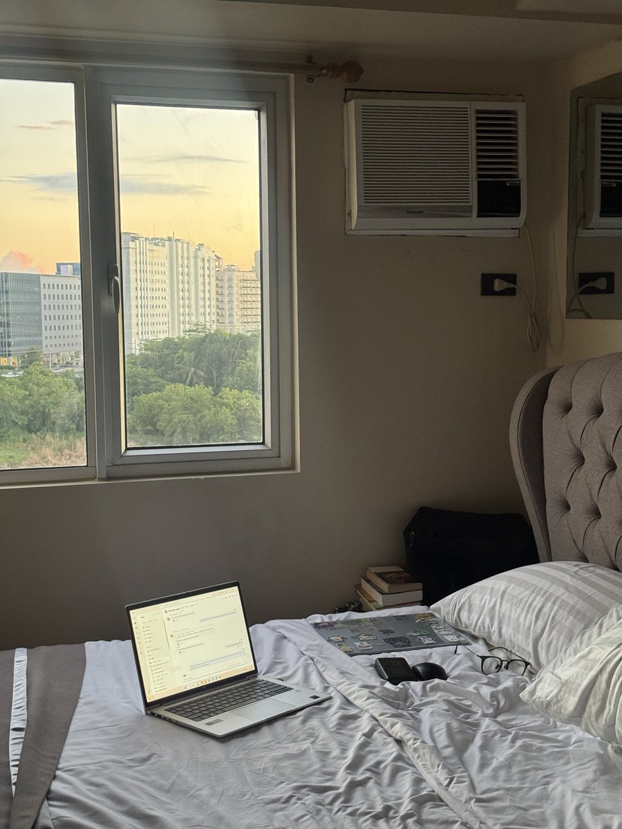 chaptercharles8's tweet photo. Good Morning Iloilo! https://t.co/gJDxJwKMRm