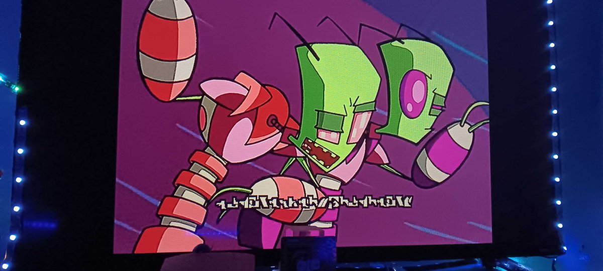 Lynnediedagain's tweet photo. @_morimeow_ Okay

But why does this lowkey look like the irken subs included with the invader zim DVD set https://t.co/NpA5MHts5n
