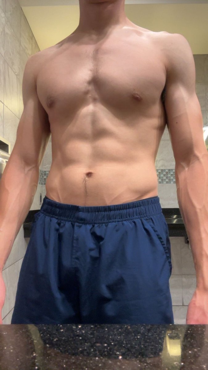 BoredCollegeBoy's tweet photo. https://t.co/kDssSAdOG9