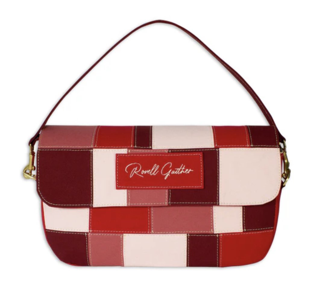 princessflap_'s tweet photo. The most beautiful bag I’ve seen omfg @ItsRovell your brilliance https://t.co/BNoUUOdg32