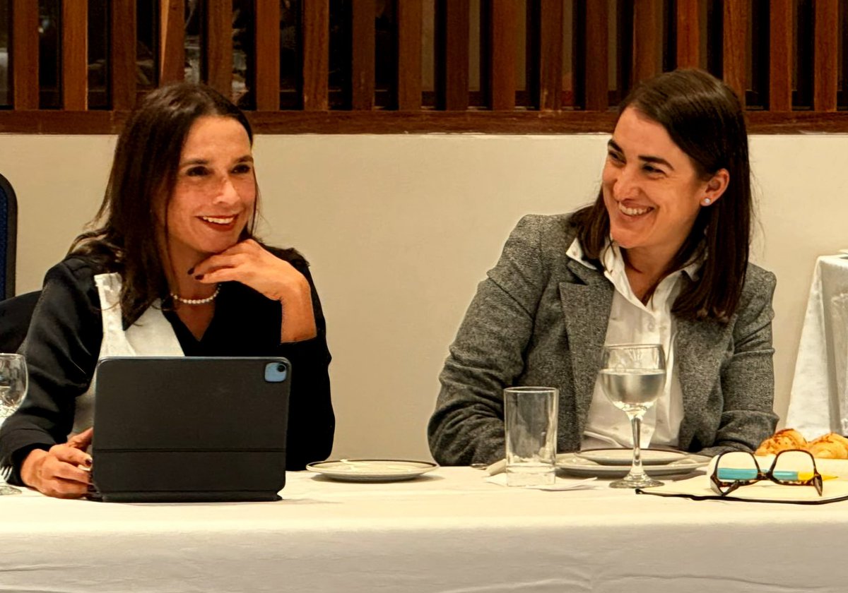 ProgresaChoco's tweet photo. En la #RedPRO nos reunimos con la presidenta de la @camaradelainfra María Consuelo Araújo y su equipo para hablar de proyectos estratégicos y apuestas productivas que priorizamos en nuestro documento 'El futuro desde las regiones', que apuntan al cierre de brechas en el país. Somos unos convencidos de que solo con el trabajo conjunto seguiremos contribuyendo desde el sector privado al desarrollo de Colombia desde las regiones.