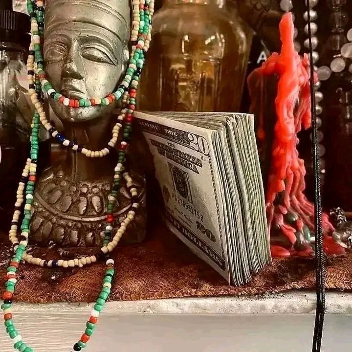 PriestessElynn's tweet photo. Keep Cash on your altar, and make it rain on your ancestors so that they can further assist you in the physical, leading you to better financial opportunities. Anoint your cash with money oils. When you put your money in the bank, speak over the money to triple and quadruple it. https://t.co/CFqV3yVsVB