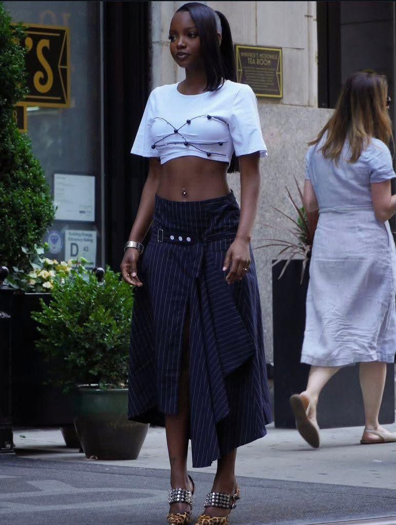 layxsnv's tweet photo. Chelley looking like a walking Bratz doll omg😩😩 https://t.co/N51mnlubnm