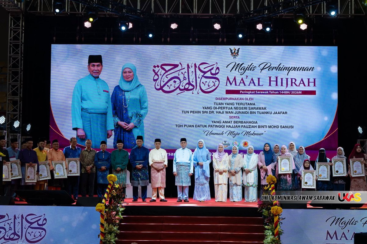 JapenSarawak's tweet photo. TYT Yang di-Pertua Negeri Sarawak, Tun Pehin Sri Dr. Wan Junaidi Tuanku Jaafar bersama isteri, Toh Puan Datuk Patinggi Fauziah Mohd Sanusi menghadiri Majlis Perhimpunan Ma’al Hijrah Peringkat Sarawak 1448H/2026M yang berlangsung di Stadium Tertutup Miri, semalam. https://t.co/zGed6tnBx1