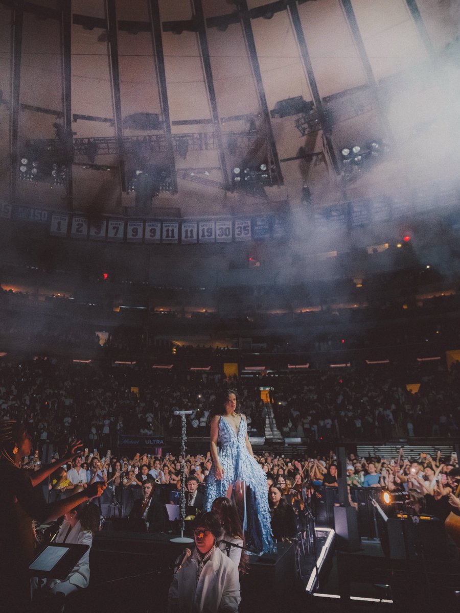 TheGarden's tweet photo. LUX Life ❤️‍🔥🪽 @hola_rosalia 

📷: @RichFury / MSGE https://t.co/r8GHlhA1GW