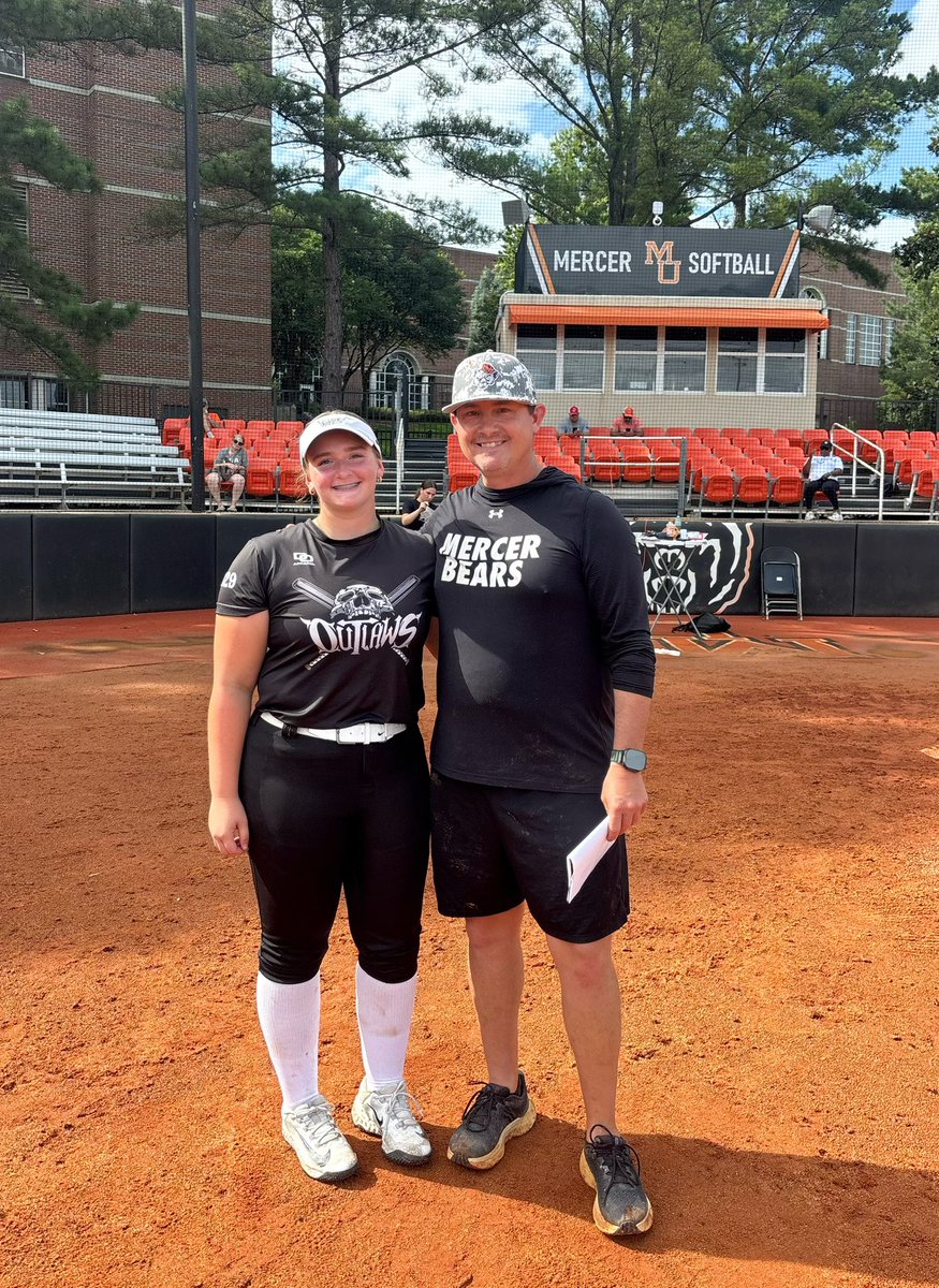 izzyzober2029's tweet photo. Thank you @MercerUSoftball coaches @CoachKuhlmeyer and @Coach_Mo24 , players, and staff for an awesome camp today!! Had a great time learning more about the program and getting to work with everyone. Loved the feedback and can’t wait to be back! Go 🐻!!!
@2011OhioOutlaws https://t.co/feB89ggR2R