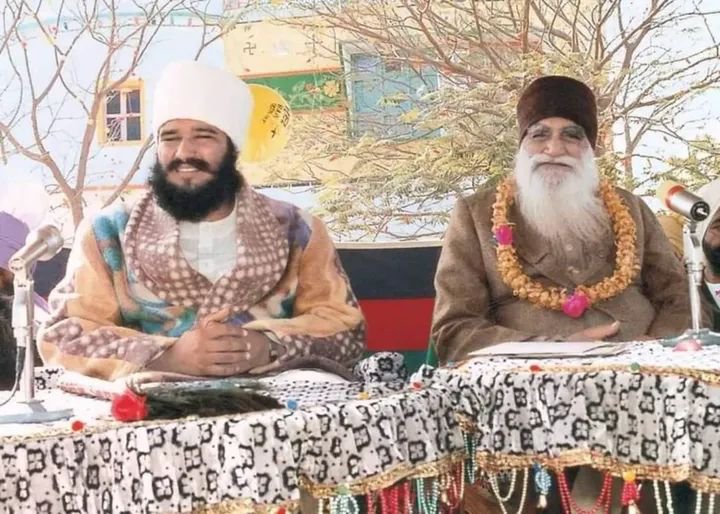 DeepIns30447163's tweet photo. ਬਸ ਇੱਕ ਤੇਰੇ ਕੋਲ ਰਹਿਣਾ ਏ, 🤲🏻

@Gurmeetramrahim ਜੀ 🤗🥰

ਅਸੀਂ ਸਾਰੀ ਦੁਨੀਆ ਤੋਂ ਕੀ ਲੈਣਾ ਏ..🌏 https://t.co/xCGf7fcDPh