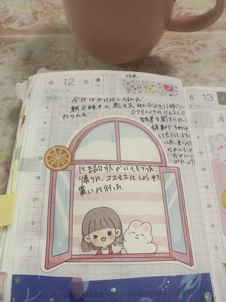 purin0000002's tweet photo. 6月10日、11日、12日、13日の手帳タイム、お花のシール可愛いい、今日は涼しいのか天気はくもりです。😃
#ほぼ日手帳オリジナル
#デコ日記 https://t.co/tVhNouv651
