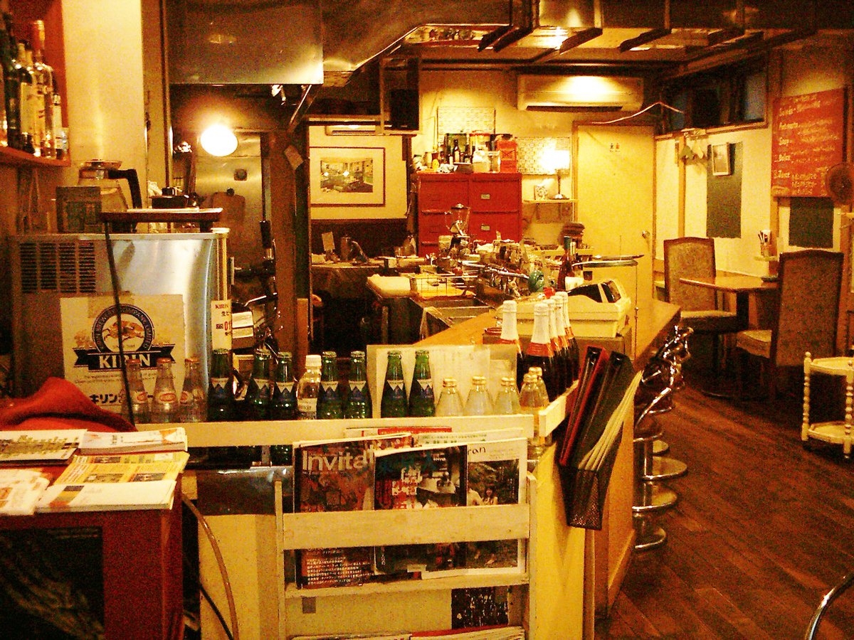 orientspaghetti's tweet photo. （写真は昔の店内）
本日から平日サービスパスタを2種類やってみます。
本日、「塩辛バター、梅風味、シソとノリのせ」。字面だけだと意味不明かもしれませんが、美味しいです。
￥1300のは今日は寒いので「海老とベーコン、農園野菜のホワイトソース」でやってみます。
それではお待ちしております！ https://t.co/4g3zsaKRc6