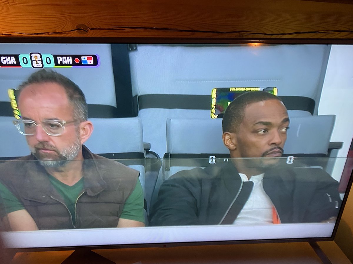 ophopss's tweet photo. What is Son doing at the world cup https://t.co/Nii1mEiARI