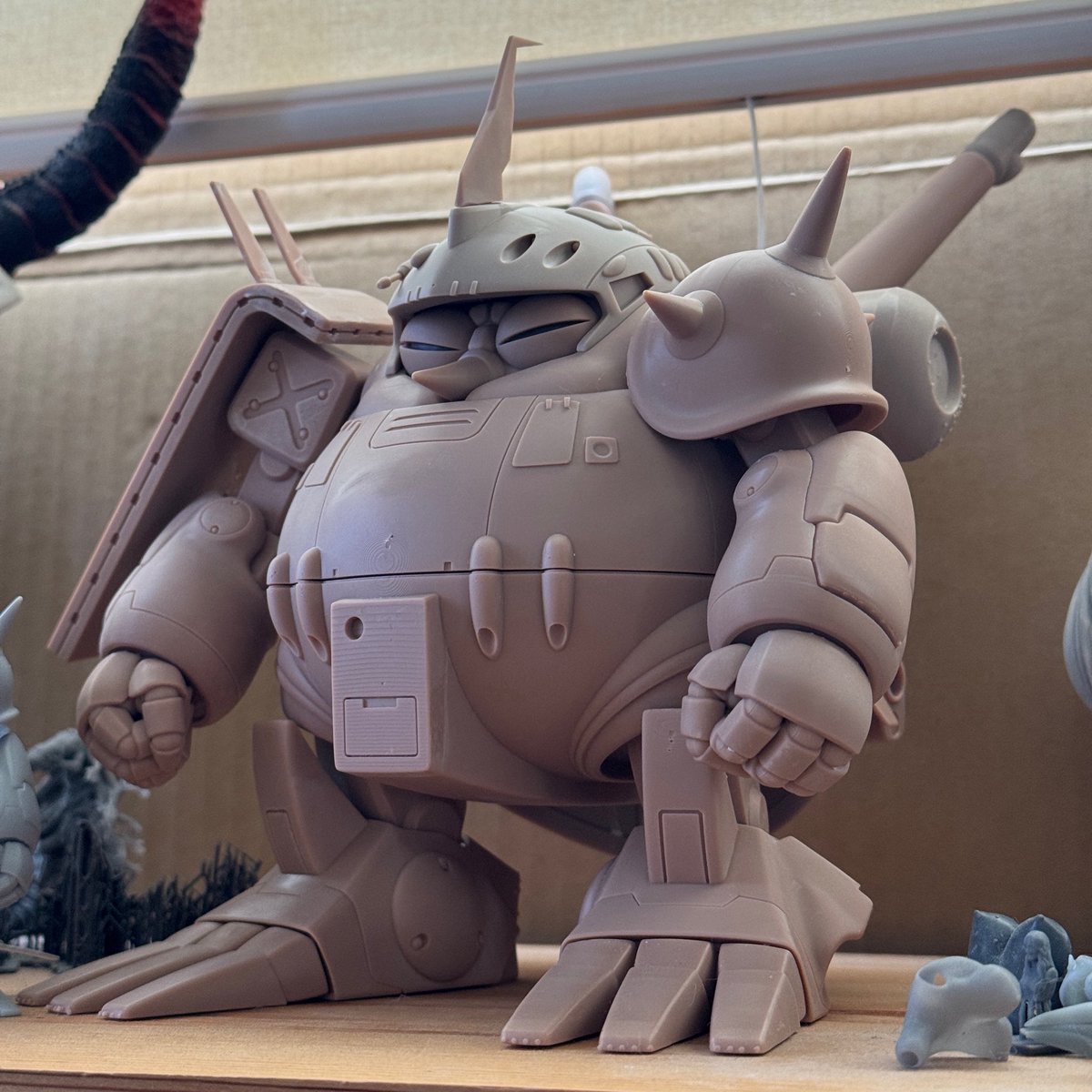 MZ_CRAFT417's tweet photo. 自然光ホゲラMKⅡ（大）仮組
70STORMCRAFTの造形は
ライティング映えする立体感を大事にしてます

正式な告知はメガゾーン23共に
塗装サンプル用意できた頃に予定してます
マニューバクラフトは16,000円を5個
ホゲラ大は20,000円3個
他は2,000〜8,000円
確認待ち2含め10品目持込予定です https://t.co/hzneByqmBX