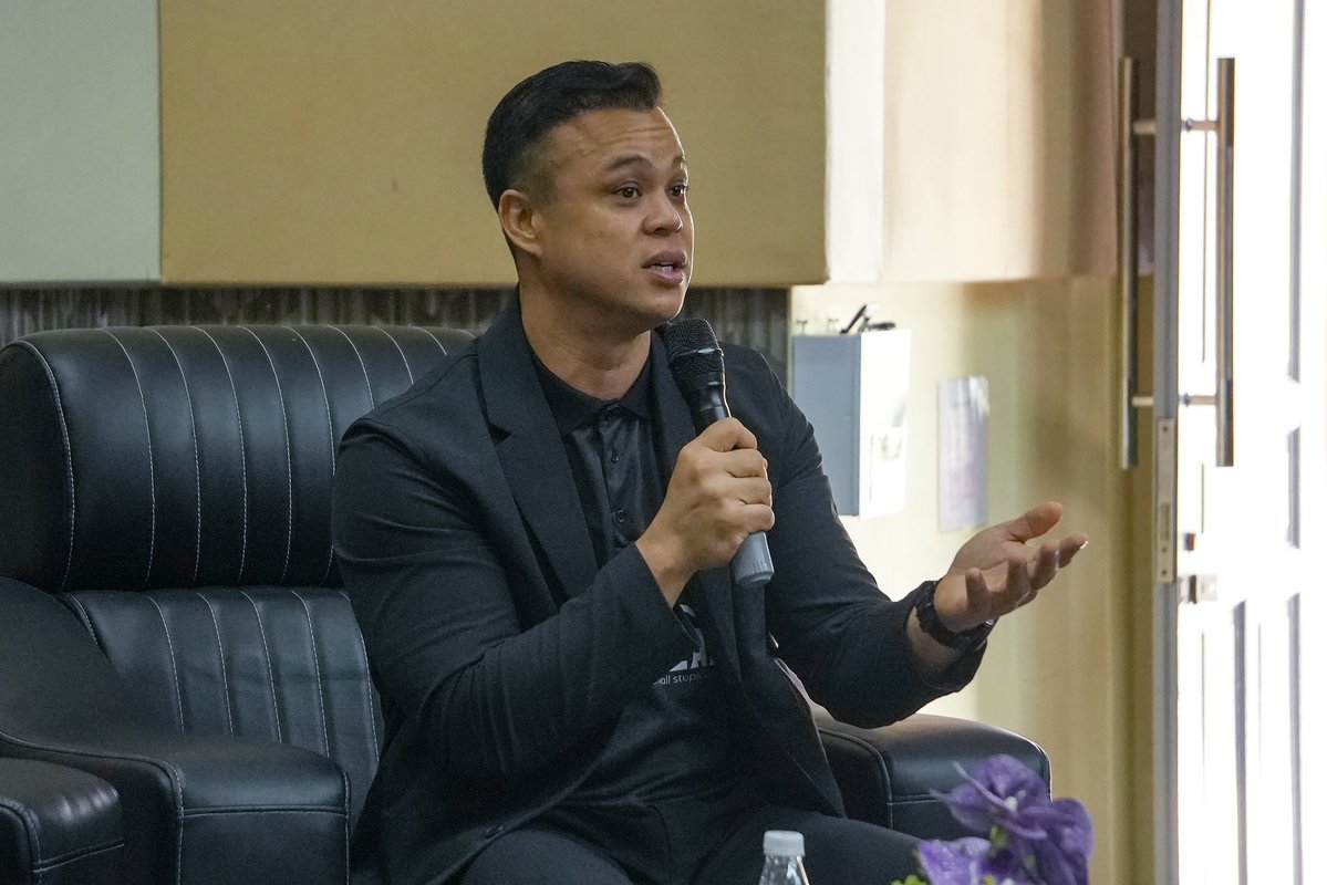 microleapasia's tweet photo. Driving conversations on financing solutions for the oil & gas industry.

Our Chief Marketing Officer, Marzuki Musa, recently joined a panel discussion at TVETMARA, Kemaman,Terengganu, for Financial Strategies Programme with MPRC, sharing insights on how P2P financing platforms can help businesses gain faster access to funding and support their growth ambitions.

The session brought together industry players, business owners, and key stakeholders to discuss the evolving needs of the oil & gas ecosystem and the importance of accessible financing in driving sustainable growth.

Thank you to MPRC for the opportunity to be part of this meaningful conversation. We look forward to continuing our efforts to support businesses with financing solutions that help them move forward with confidence.

Follow us for more info and updates:

Facebook, Instagram, Threads, TikTok, X & YouTube: microleapasia
Linkedln: microLEAP
RedNote: microLEAPPLT