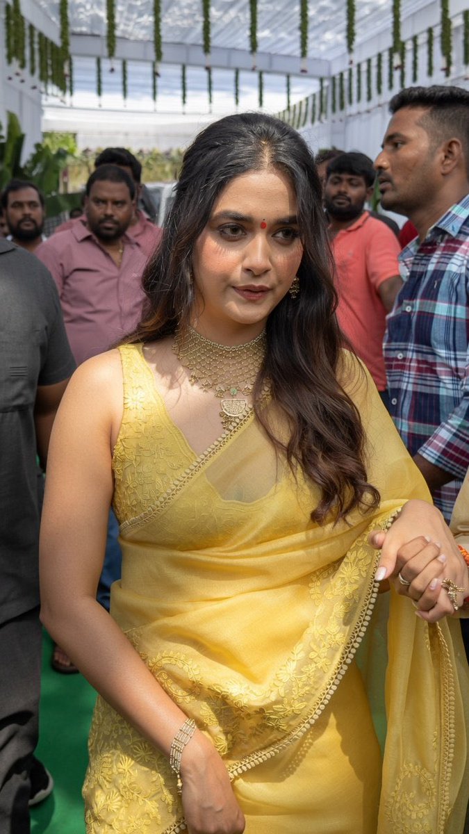 JustHeroines's tweet photo. Keerthy is seen in a traditional saree look for the pooja event of her latest telugu film. ❤️ 

#KeerthySuresh #JustHeroines https://t.co/GKxM5SHY45