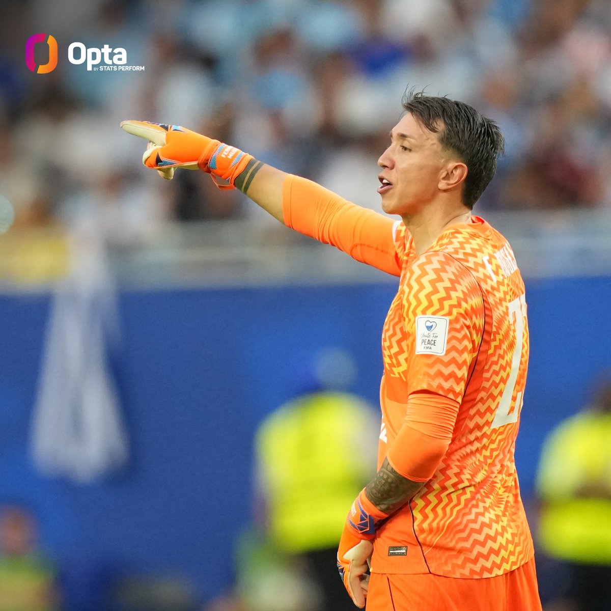 OptaJohan's tweet photo. 35+ - 13 different goalkeepers aged 35 or older have played at this FIFA World Cup, the most at any tournament, while there have also been two aged 40+ for the first time.

Heroes. https://t.co/J4FHBPoSbB