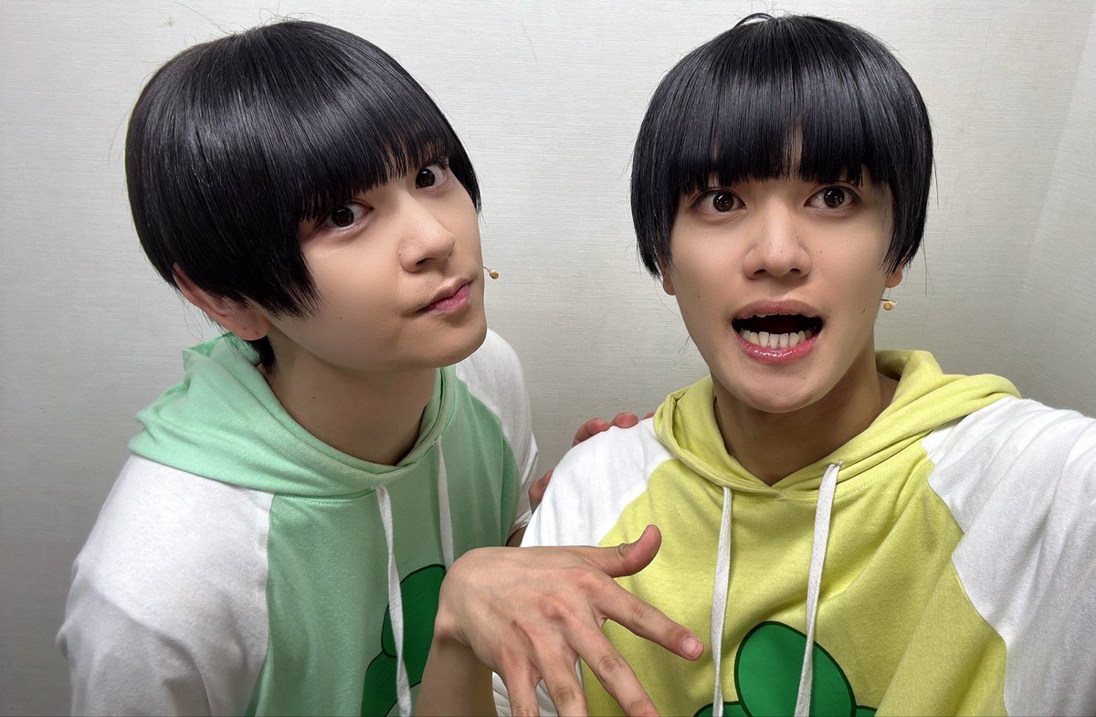 nakamuramint's tweet photo. チョロ松兄さん本当に毎公演ごめんね🙇

(本当になんにも思ってないよ🫠🫠)

夜公演も宜しくお願いしーマッスルマッスル！！！

#松ステ https://t.co/y0xb24SHsD