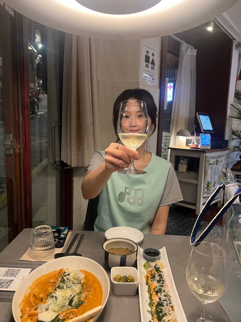 wwabaa's tweet photo. 커염띠기 ㅋㅋ 한 여자 김수영에게 관심잇습니다 https://t.co/sQxmAE9TUN