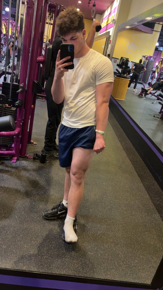 MasterHayd56460's tweet photo. While master his building his already godly body you guys are on your asses watching me do something you could never do get in the dm fags. #findombwc #feetworshi̇p #findom #alpha https://t.co/qL5wNXF19x