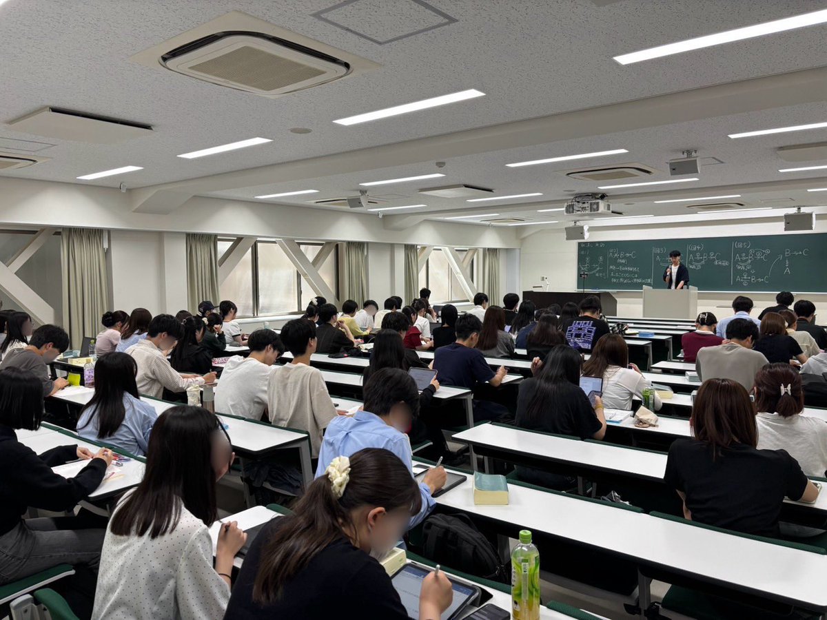 houken_doshisha's tweet photo. 6月15日(月)3限に民法「取消し・無効」の第5回基礎研を開催しました⚖️✨

今回は民法の中でも重要な論点である「取消し」と「無効」の明確な違いや、その効果が及ぶ範囲について深掘りしました。

また、後日法研LINEグループから本日の基礎研の動画をご覧いただけます。参加された方はもちろん、残念ながら都合が合わず参加出来なかった方も、動画を活用して、重要論点をマスターしましょう💪✨

次回は、６月24日（水）3限に「相続法」の授業を行います✏️
また皆さんとお会いできるのを楽しみにしています♪

⚠️法研に入会している方しか受講できません！