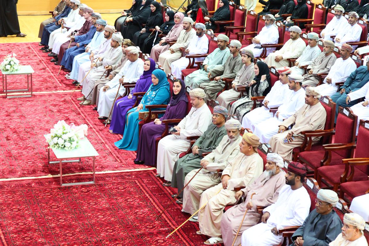 adel_ramadhan's tweet photo. يواصل القطاع الصحي بمحافظة ظفار ترسيخ مسيرة التطوير والتميز عبر الملتقى الصحي الثالث، الذي استعرض أبرز المنجزات والمبادرات النوعية، وشهد تكريم عدد من صنّاع الأثر تقديرًا لإسهاماتهم في الارتقاء بجودة الخدمات الصحية وتعزيز ثقافة الابتكار والتميز المؤسسي، في خطوة تعكس الاستثمار الحقيقي في الكفاءات الوطنية ودعم مسيرة التنمية الصحية المستدامة.
https://t.co/4mHuhHX1Y1
#الملتقى_الصحي_الثالث #ظفار #سلطنة_عمان #الصحة #التميز_المؤسسي #صناع_الأثر #الرعاية_الصحية #التنمية_المستدامة
 #صلالة #أبطال_الصحة #صناع_الأثر #القطاع_الصحي #HealthForum
#صحة_رائدة_مستدامة_للجميع 
@dghs_dhofar @HaniQadhi @Dhofar_Gov @OmaniMOH @BusaidiNaser @SalHealthCity @alyooom_news @munamawali18 @turki_alhosni @OmaniMOH