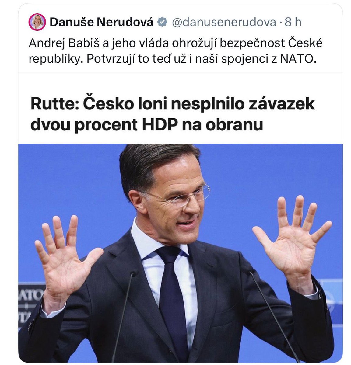 PatrikNacher's tweet photo. Co si lze vzít ze smazaného tweetu europoslankyně Danuše Nerudové? ⤵️

Rádoby úderné a mobilizující výroky - ve skutečnosti politická klišé bez reálného obsahu opírající se o faktor strachu, který znemožňují racionální diskusi - se mohou rychle obrátit proti samotnému autorovi.

V již smazaném tweetu europoslankyně Nerudová (STAN) přisoudila odpovědnost za loňské nesplnění závazku 2 % HDP na obranu v prosinci nastoupivší vládě Andreje Babiše:
„Andrej Babiš a jeho vláda ohrožují bezpečnost České republiky,” hořekovala Nerudová. 

Patrně není třeba rozporovat skutečnost, že za nesplnění dvouprocentního závazku je zodpovědná vláda Petra Fialy, která byla loni u moci. Přijmeme-li logiku tweetu D. Nerudové, na kterém se jeho smazáním nemohlo logicky nic změnit, nemůžeme implicitně dospět k jinému závěru, než že Petr Fiala a jeho vláda ohrožovali, ústy D. Nerudové, bezpečnost České republiky! 

Nebo už ta věta náhle neplatí, když se to týkalo jiné, než současné vlády?