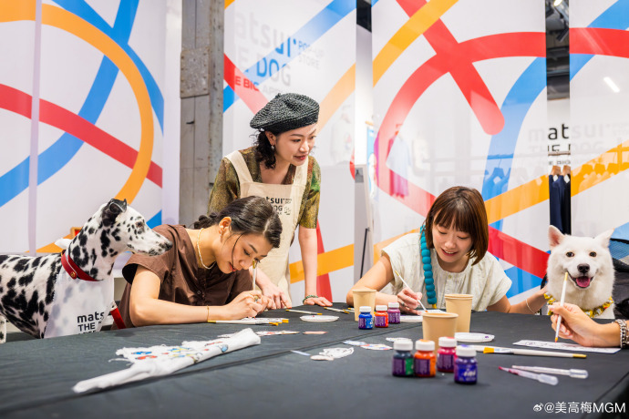 Fantos_s's tweet photo. This weekend’s pop-up art workshop turns brushstrokes into shared stories—no experience needed, just bring curiosity and an open heart! https://t.co/cbNscOcK9b