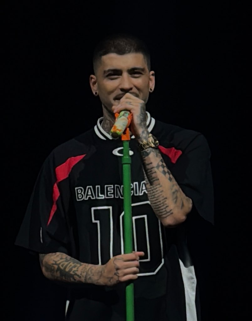 zquadcl_'s tweet photo. 📸 | Fotos de Zayn esta noche en Guadalajara ❤️
#KonnakolGuadalajara

cc. tastethebluezh
⋆ ₊˚ 𝐙𝐀𝐘𝐍 𝐂𝐇𝐈𝐋𝐄 🇨🇱 https://t.co/SMftvSFhQL